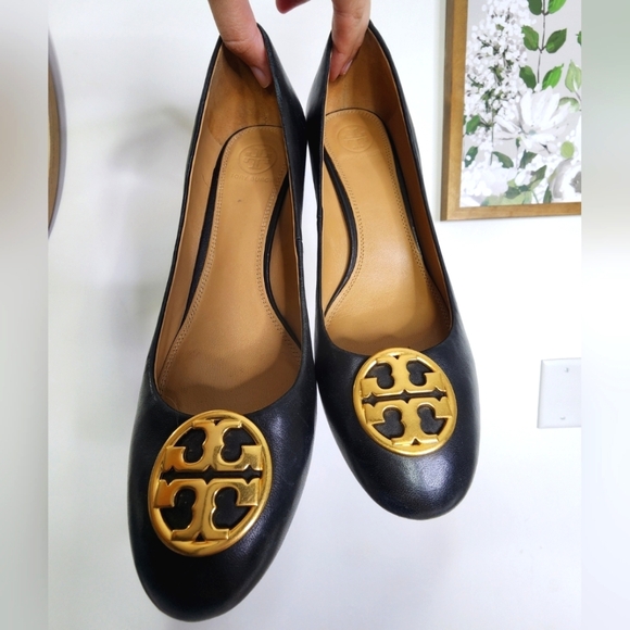 Chelsea Wedge Pumps, Black And Gold, 8.5 - Picture 1 of 8
